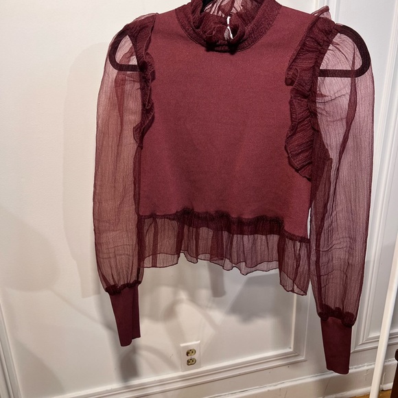 BURGUNDY PUFF SLEEVE CROP SHIRT // Size Medium ♥️ - Picture 3 of 7